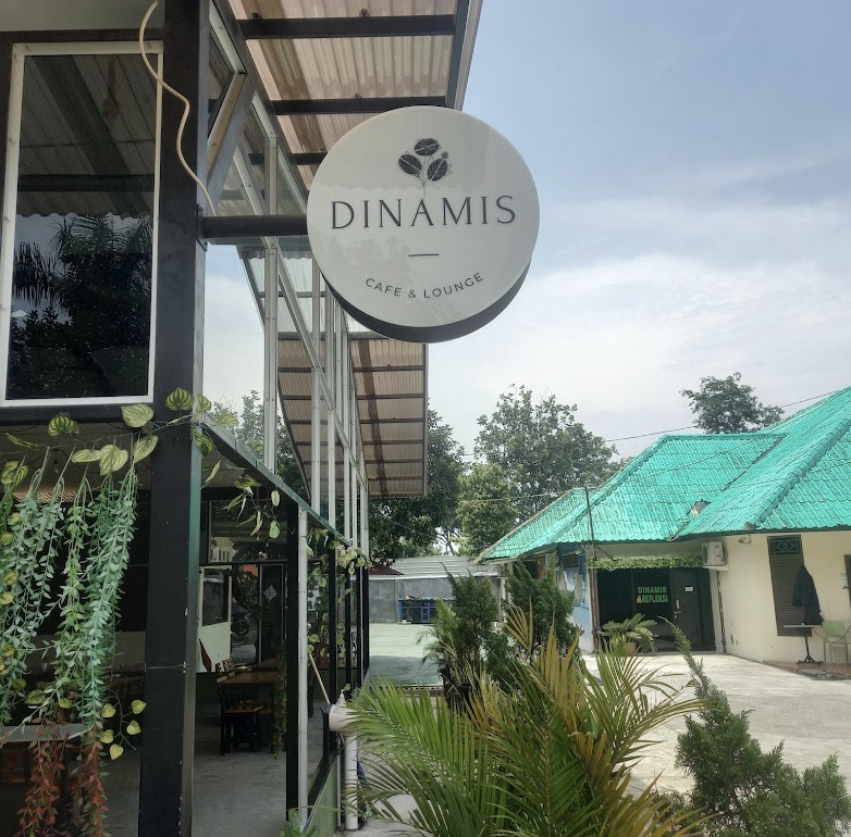 Dinamis Cafe & Lounge