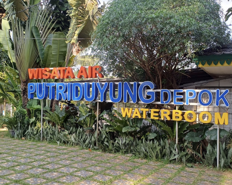 Kolam Renang Putri Duyung